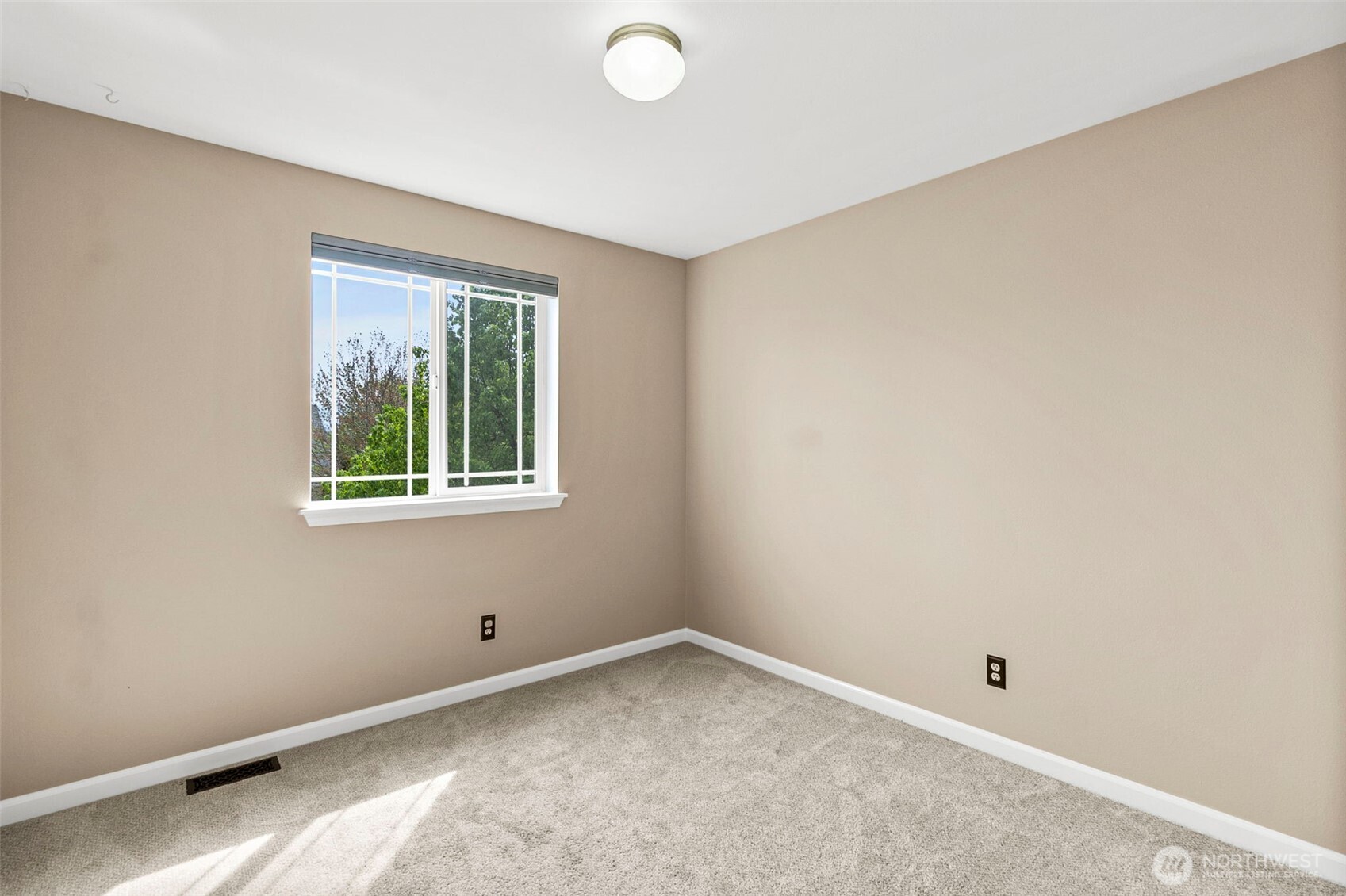17216 139th Avenue Property Photo 24