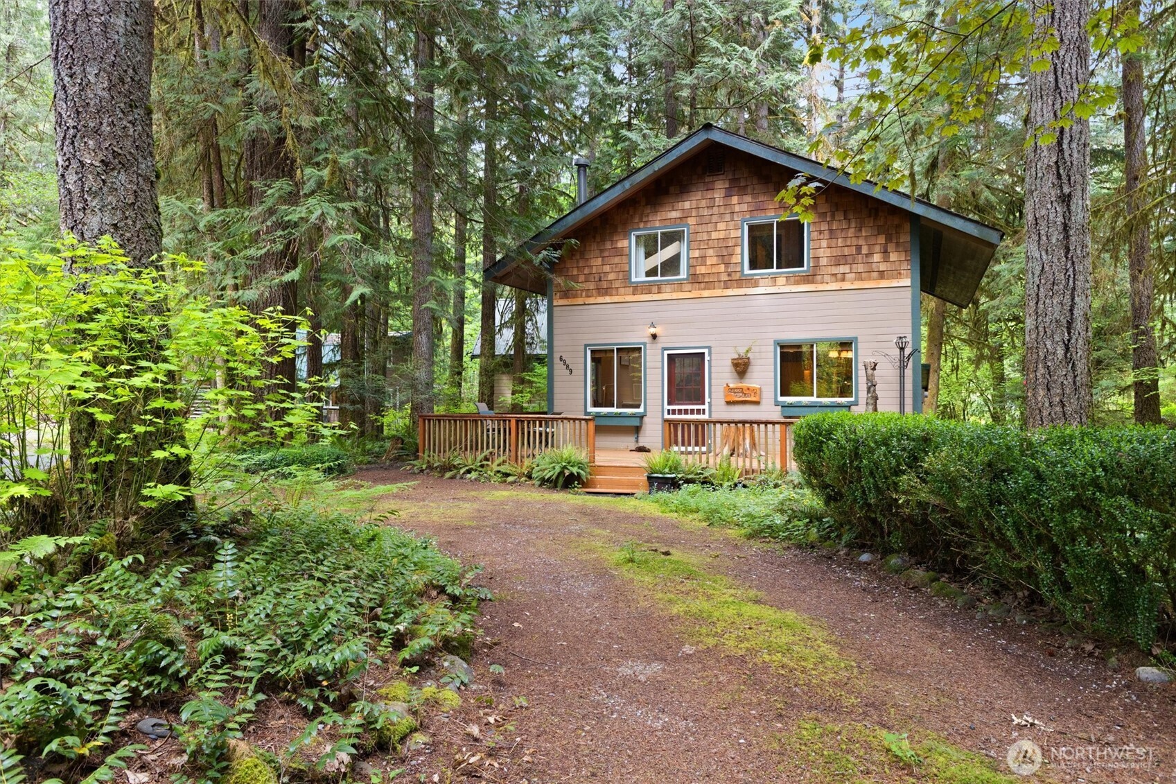 6989 Snoqualmie Place Property Photo 1