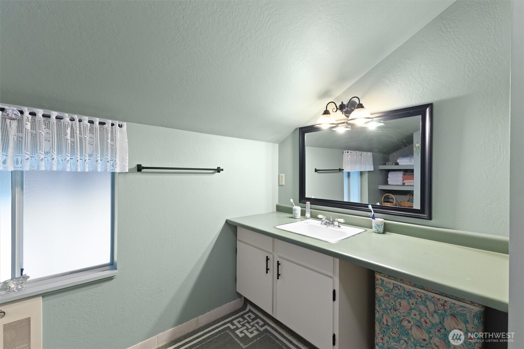 6989 Snoqualmie Place Property Photo 28