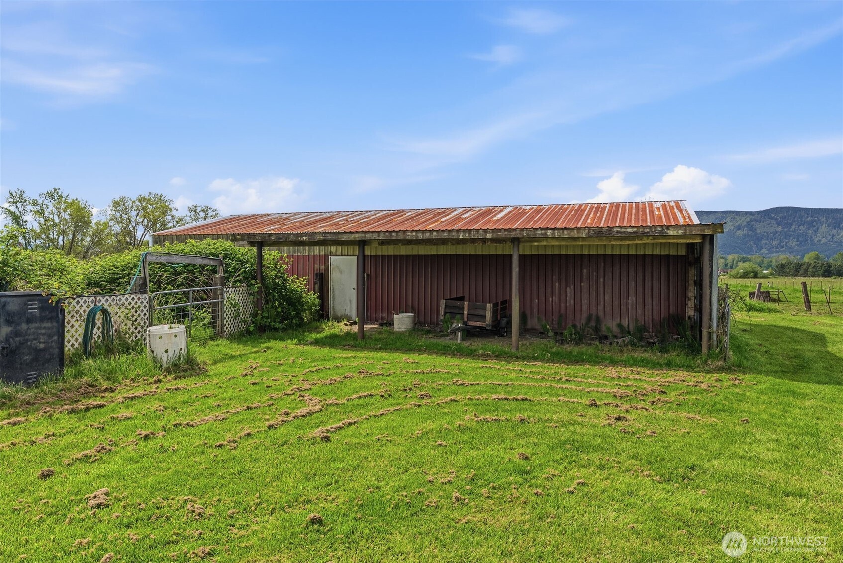 77 S Welcome Slough Property Photo 11