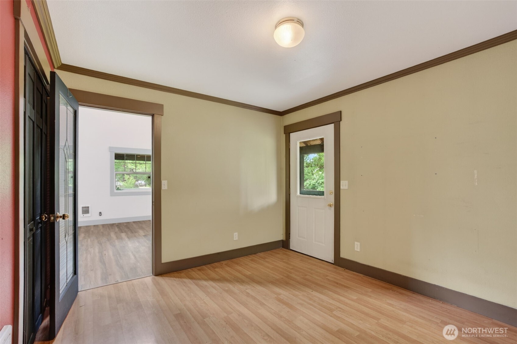 10320 James Road Property Photo 12
