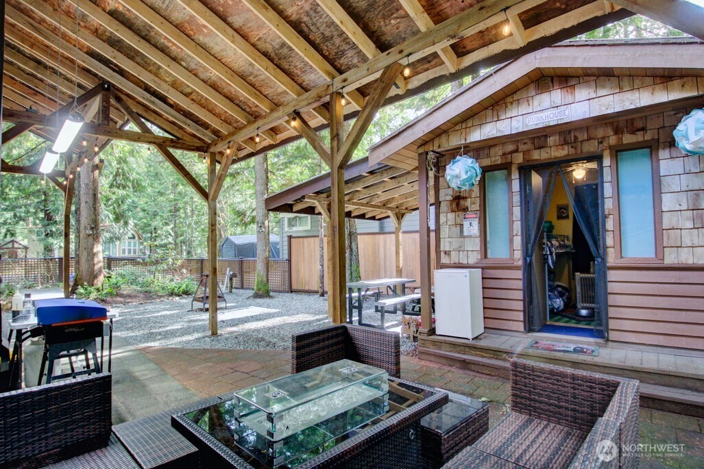 10 Riverside Drive Property Photo 9
