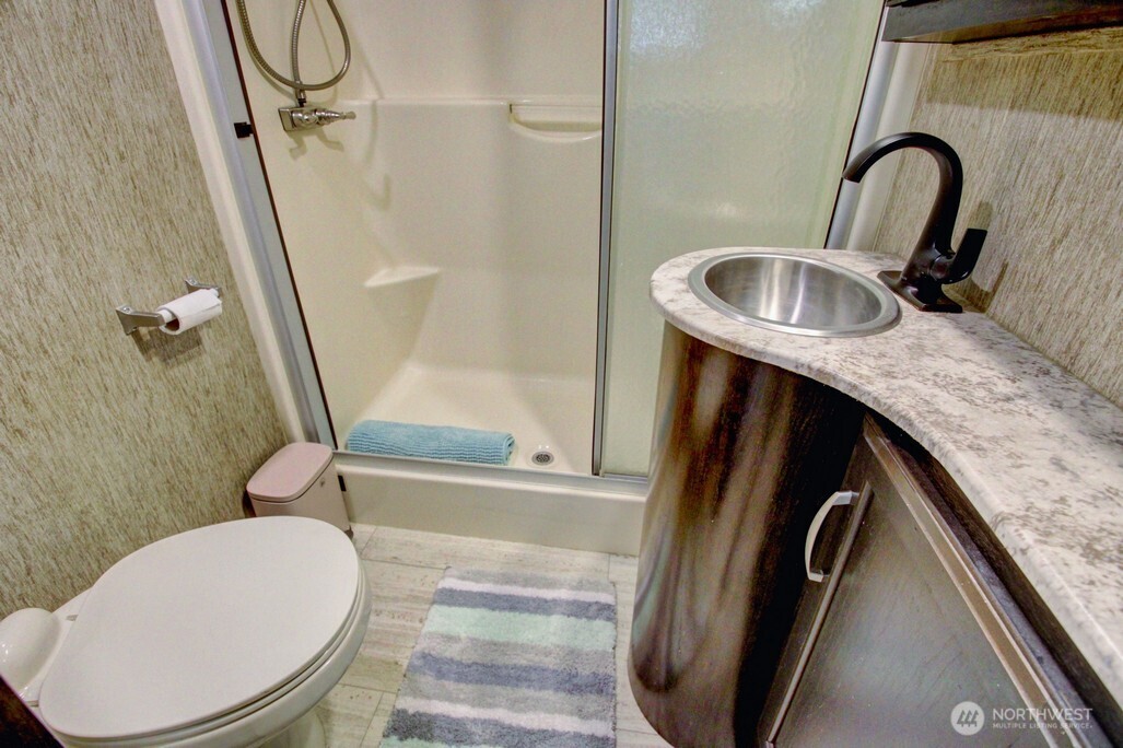 10 Riverside Drive Property Photo 26