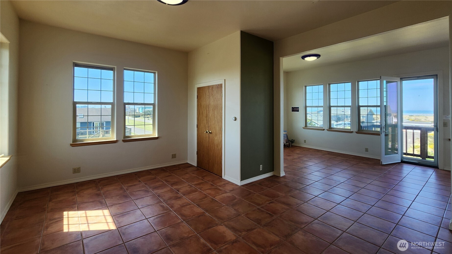 1140 Ocean Shores Boulevard Property Photo 4