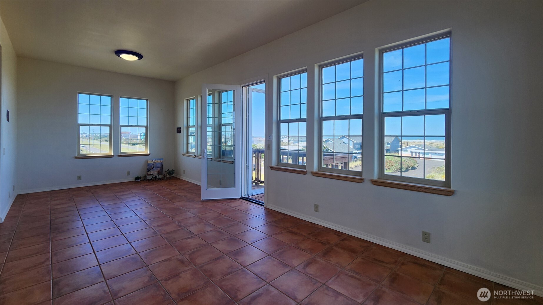 1140 Ocean Shores Boulevard Property Photo 8
