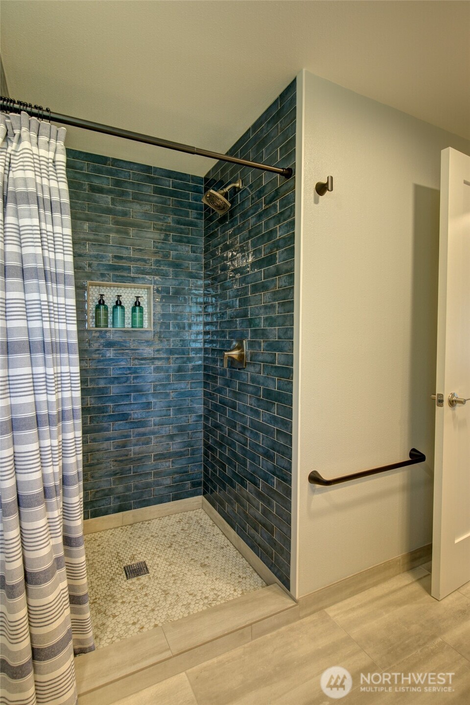 1042 Point Brown Avenue A & B Property Photo 36