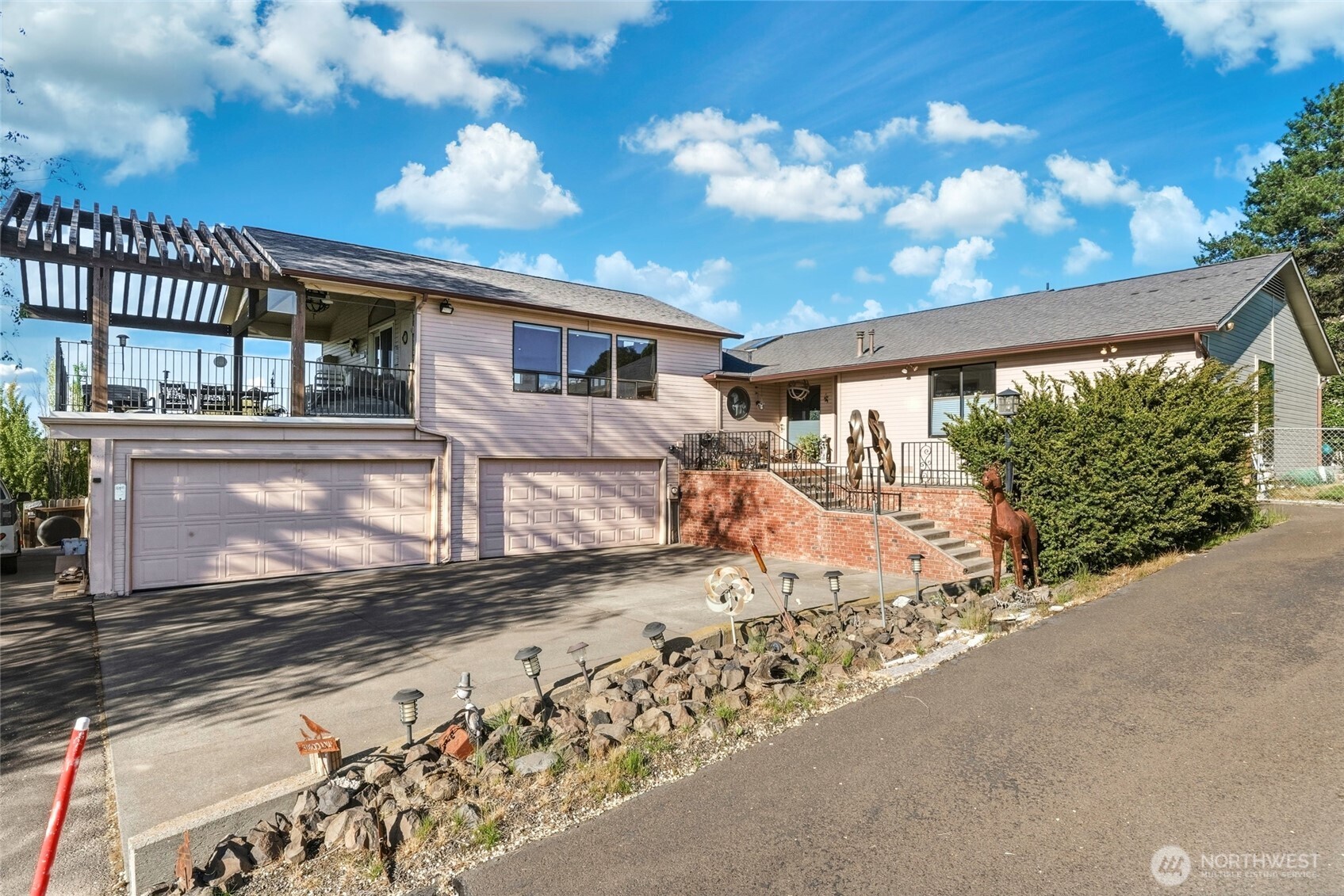 1520 Kaniksu Loop Property Photo 1