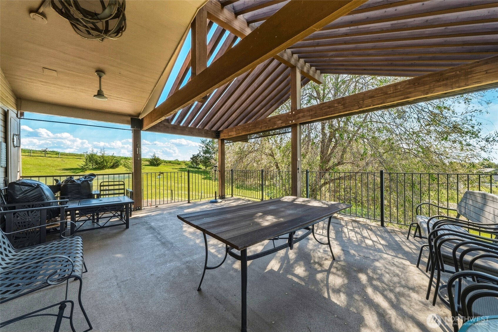 1520 Kaniksu Loop Property Photo 33