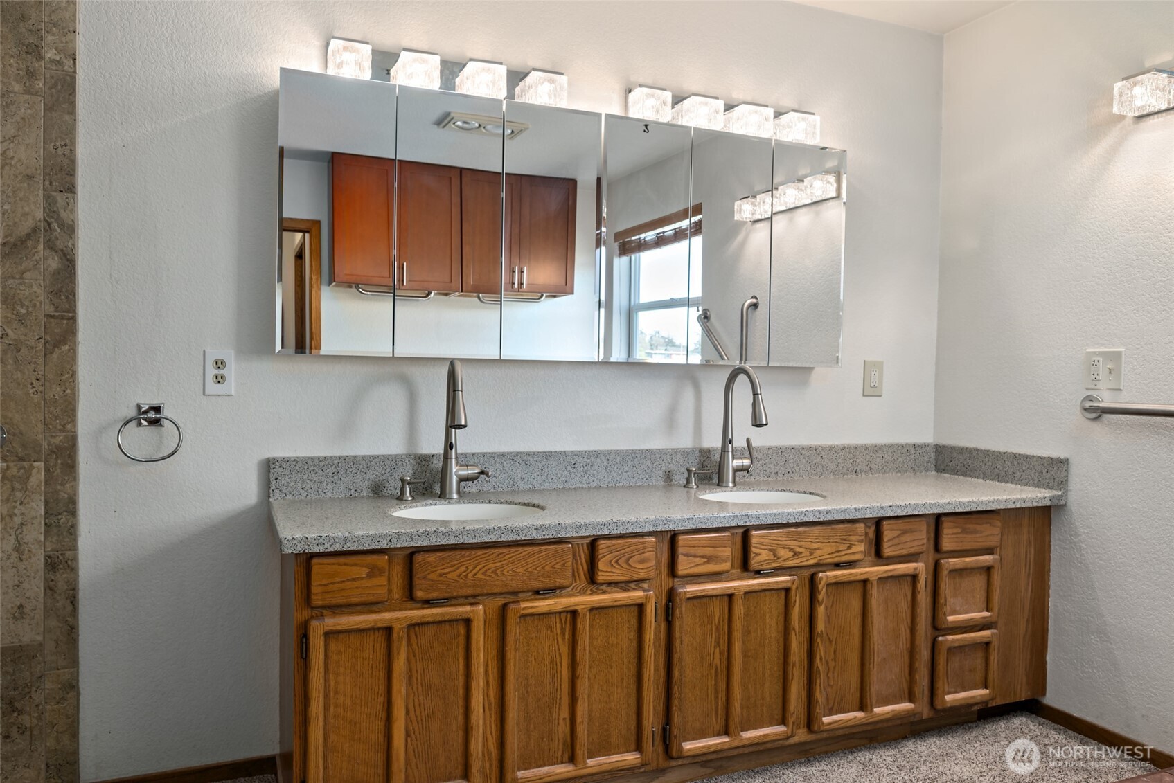 651 Se Bayshore Drive E102 Property Photo 15