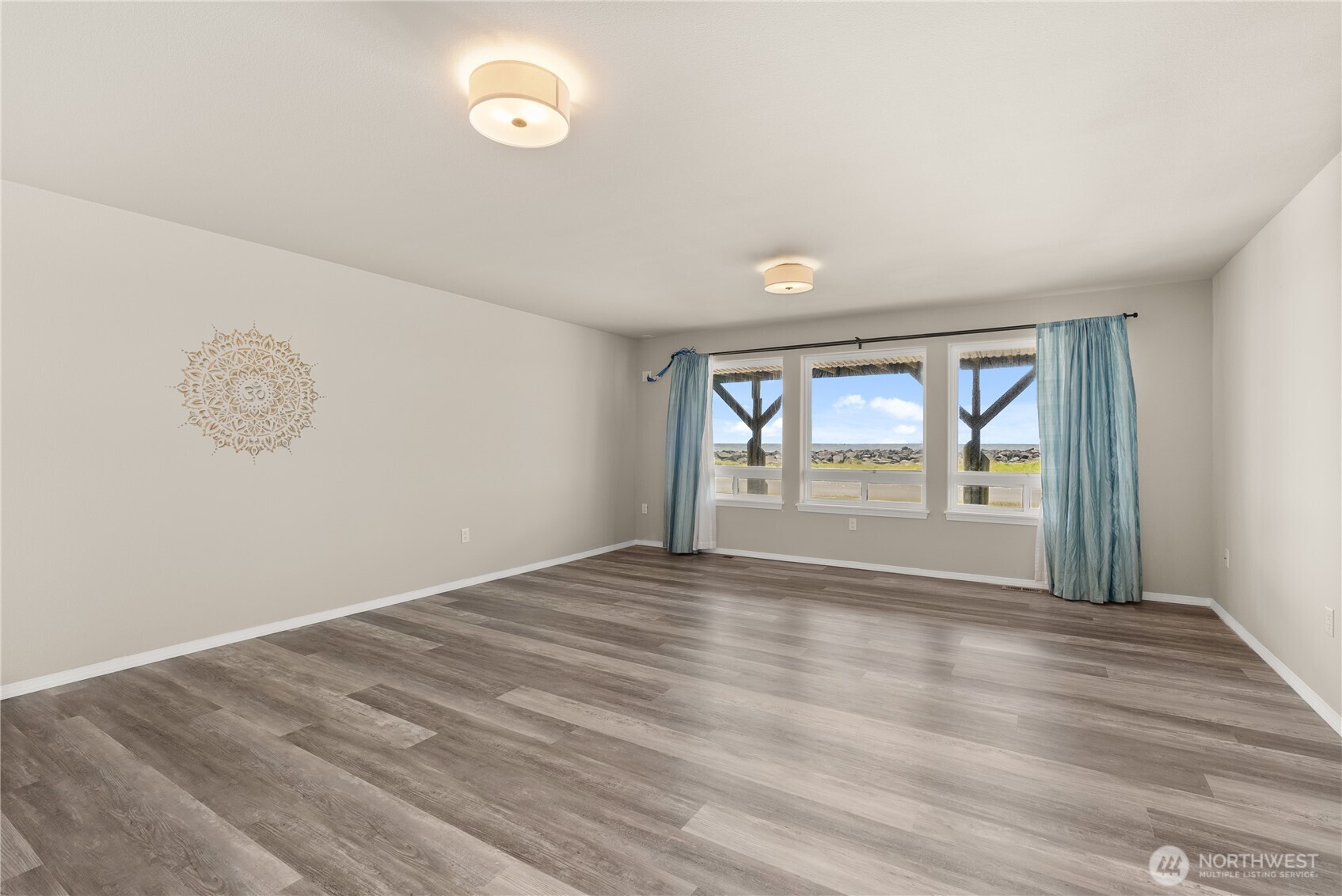 1593 E Ocean Shores Boulevard Property Photo 30