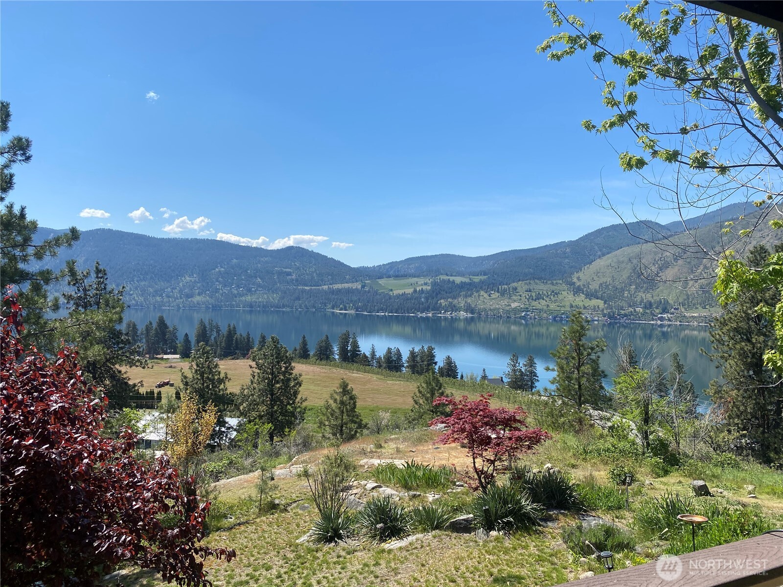 553 Summit Boulevard Property Photo 2