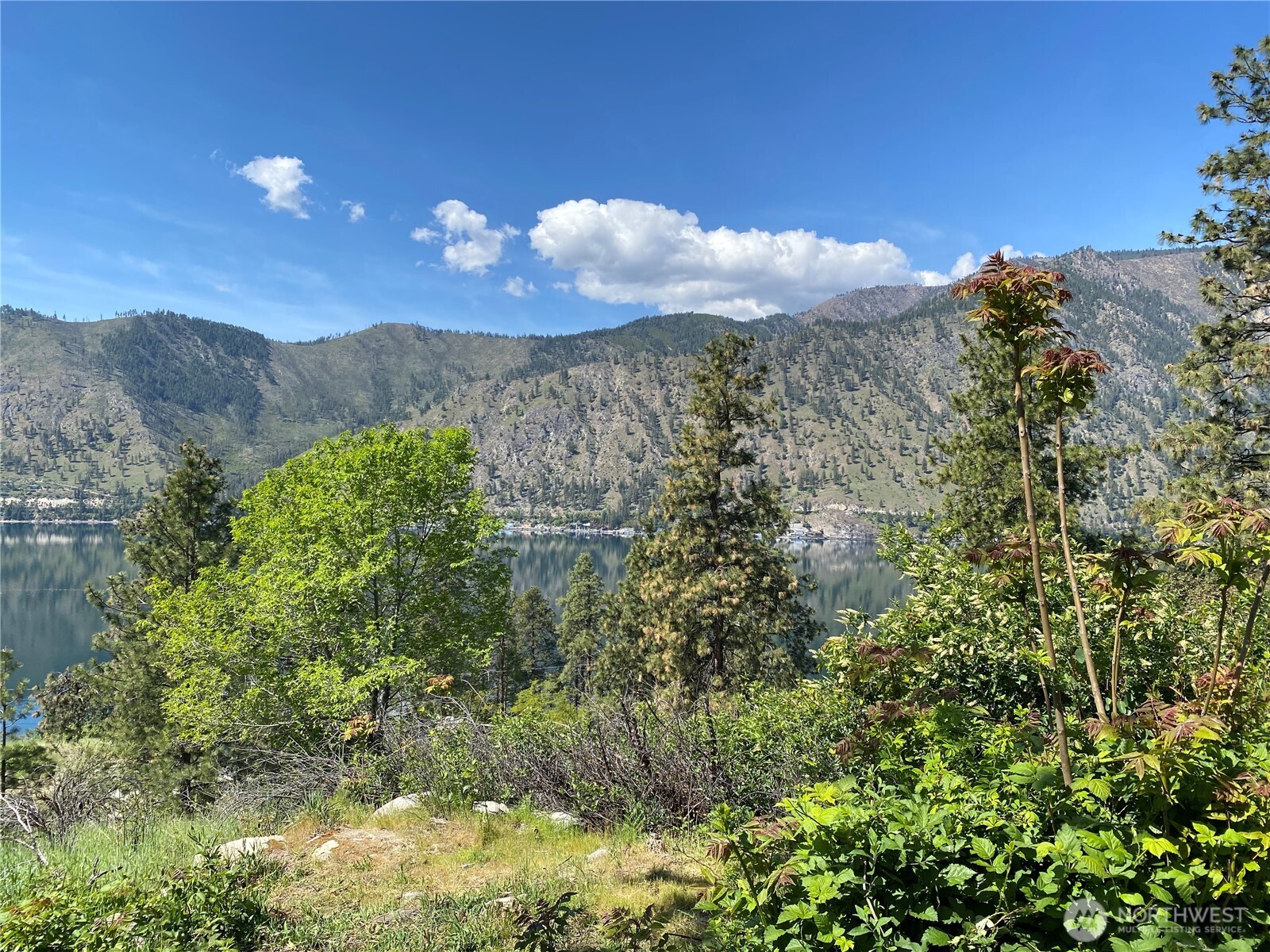 553 Summit Boulevard Property Photo 6