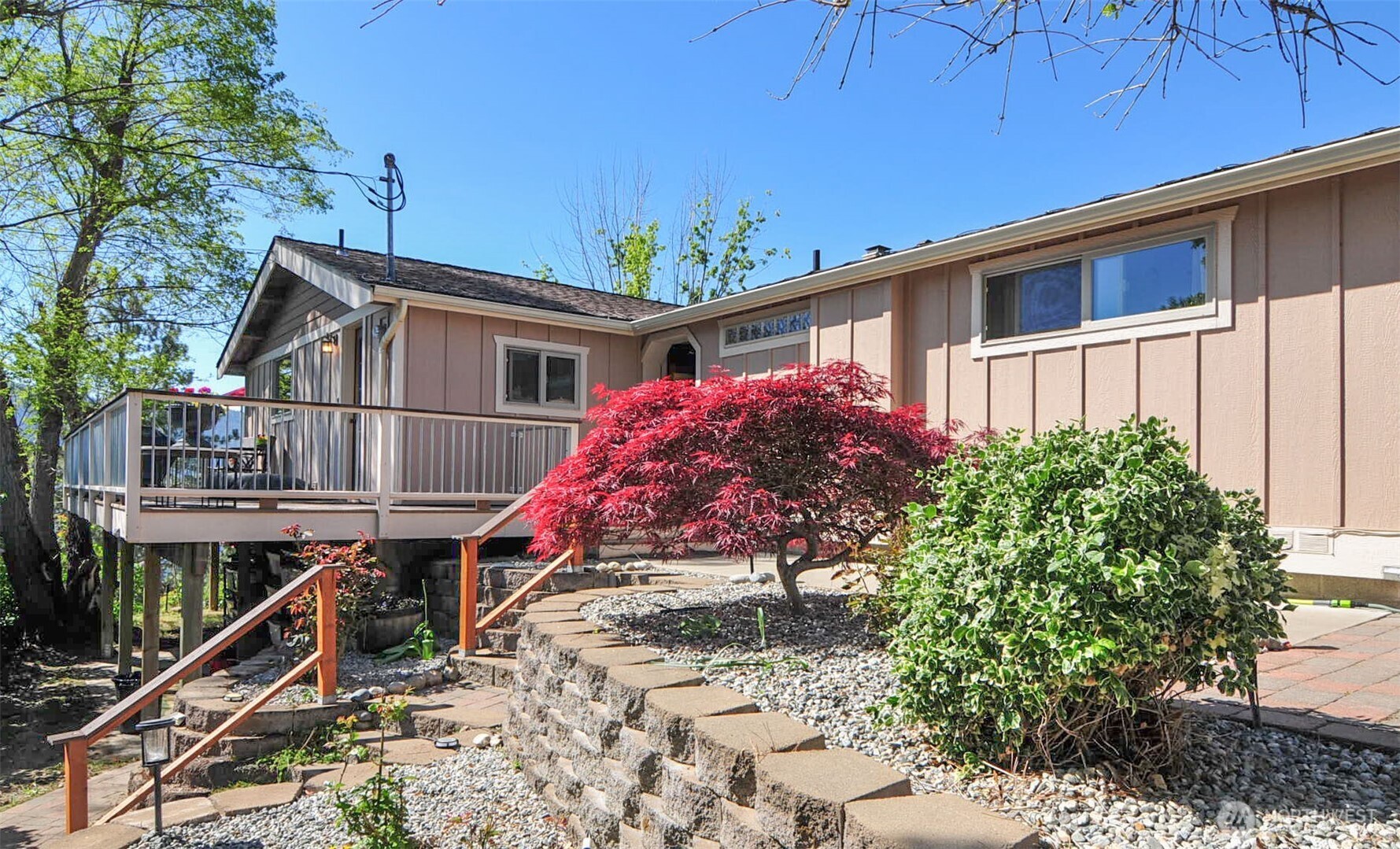 553 Summit Boulevard Property Photo 8