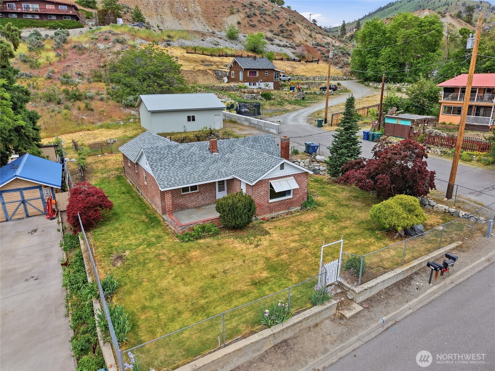 233 E Gibson Property Photo 1