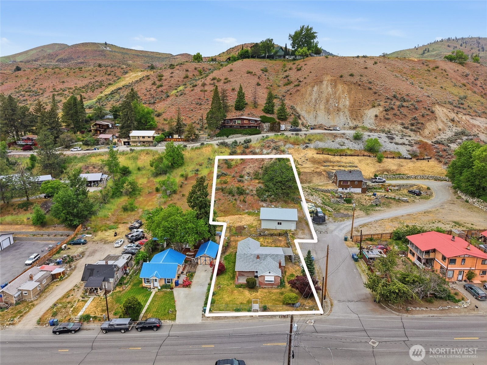 233 E Gibson Property Photo 6