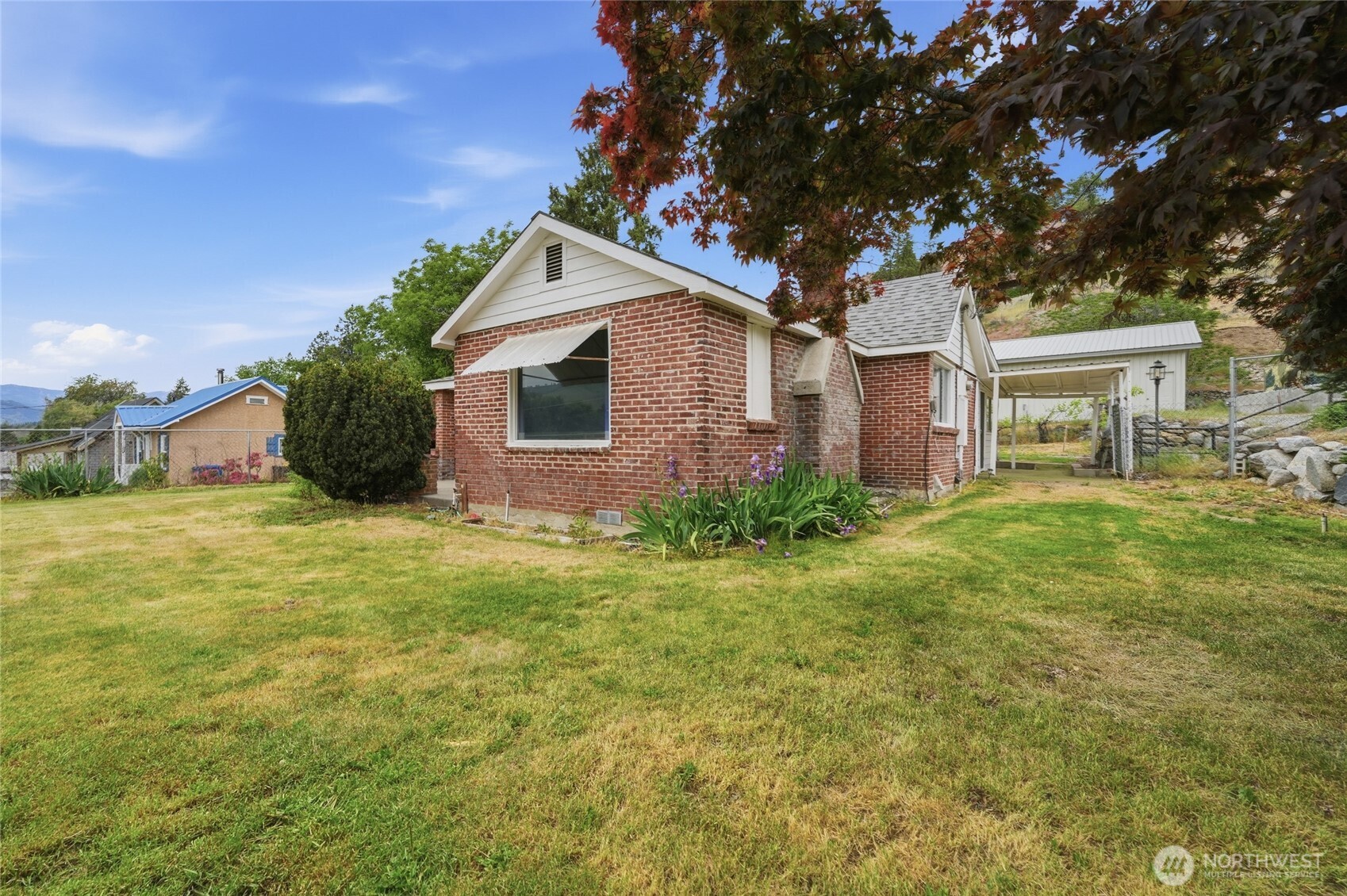 233 E Gibson Property Photo 13