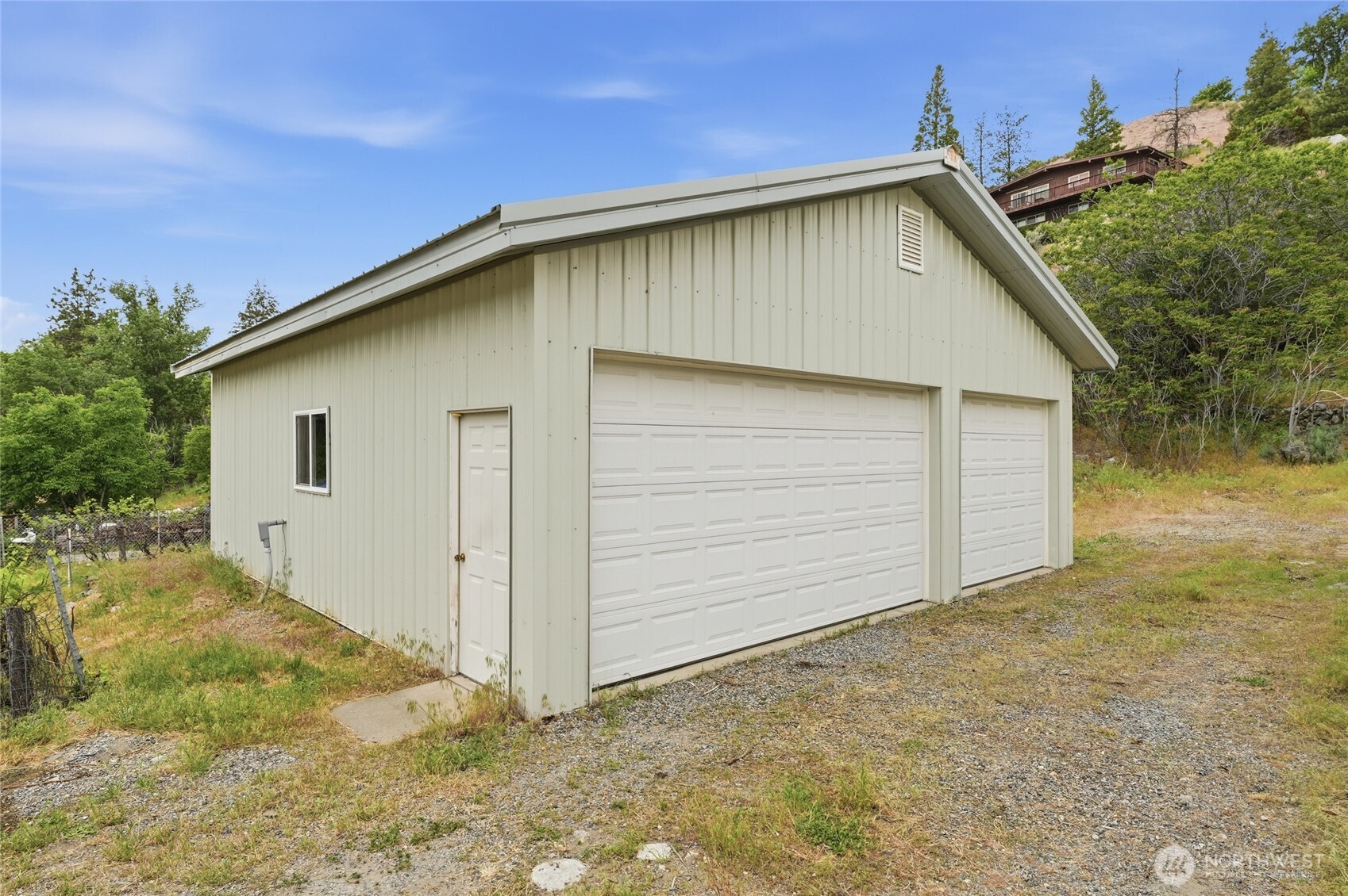 233 E Gibson Property Photo 15