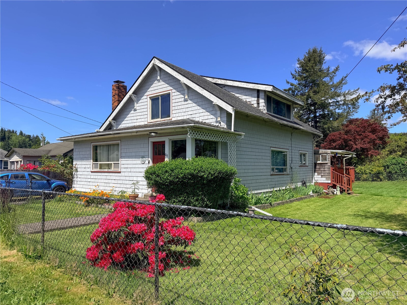 617 Queen Street Property Photo 1