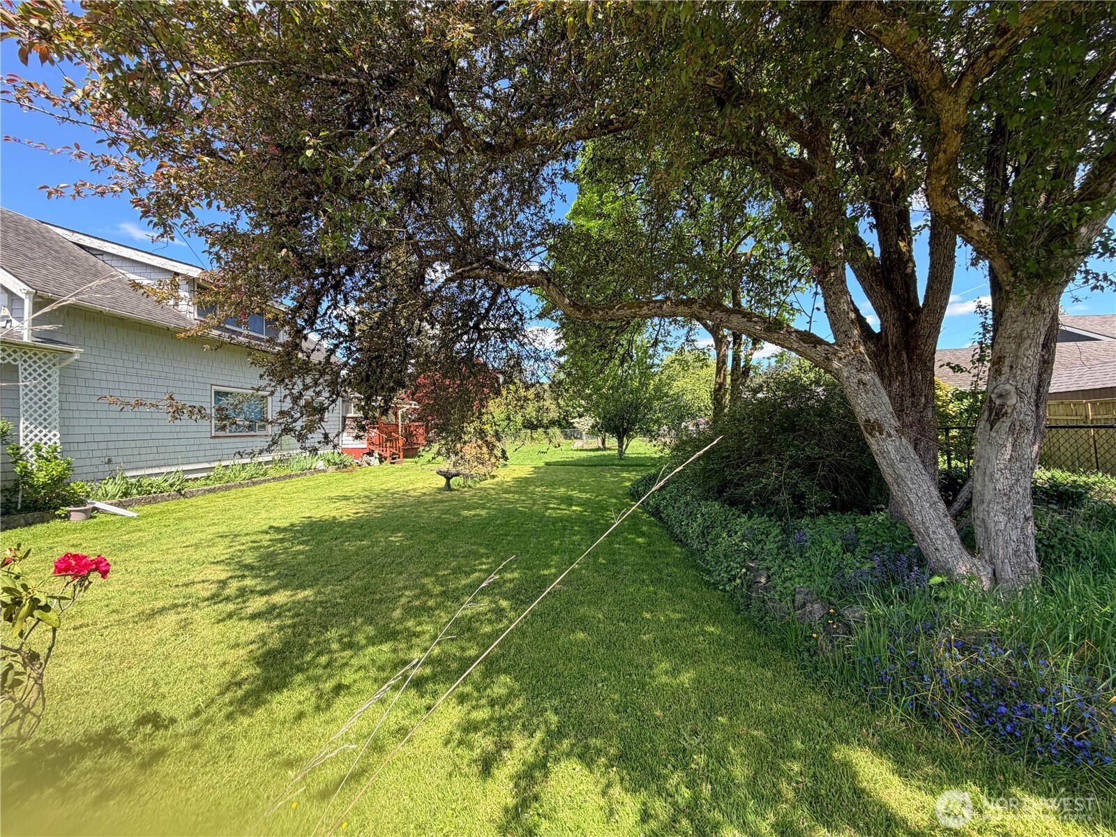 617 Queen Street Property Photo 2