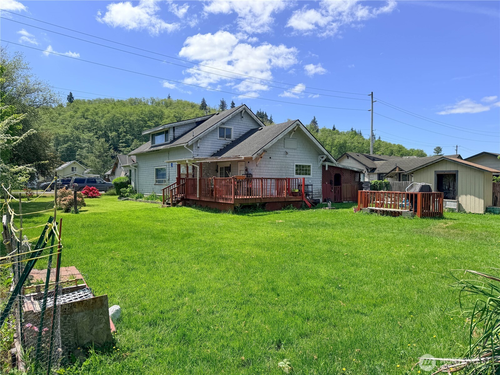 617 Queen Street Property Photo 3