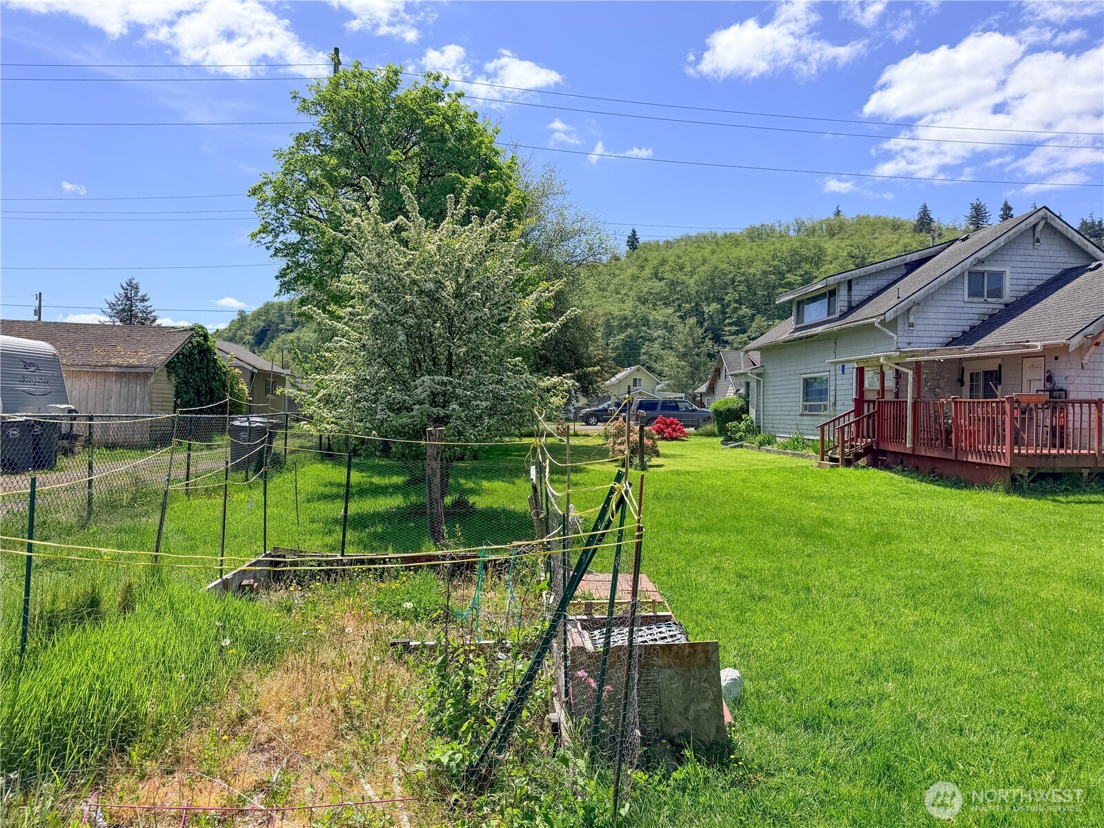 617 Queen Street Property Photo 4