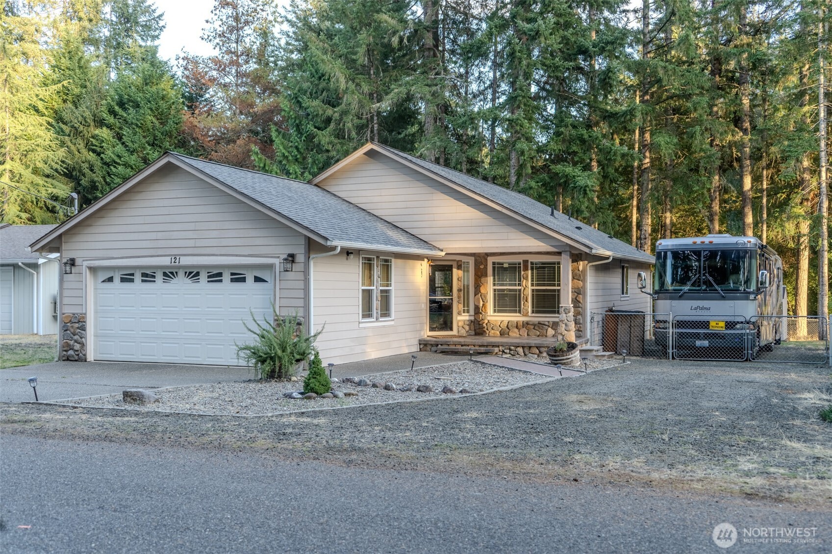 121 E Stavis Road Property Photo 1