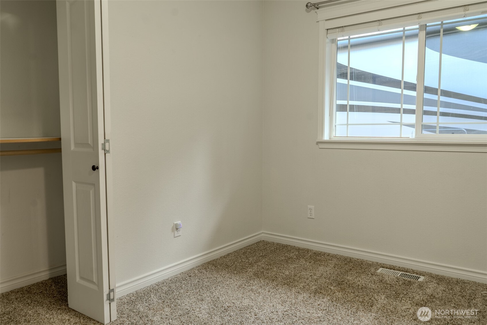 121 E Stavis Road Property Photo 9