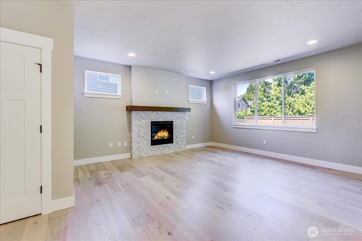 15530 2nd Place Mg 16 Property Photo 8