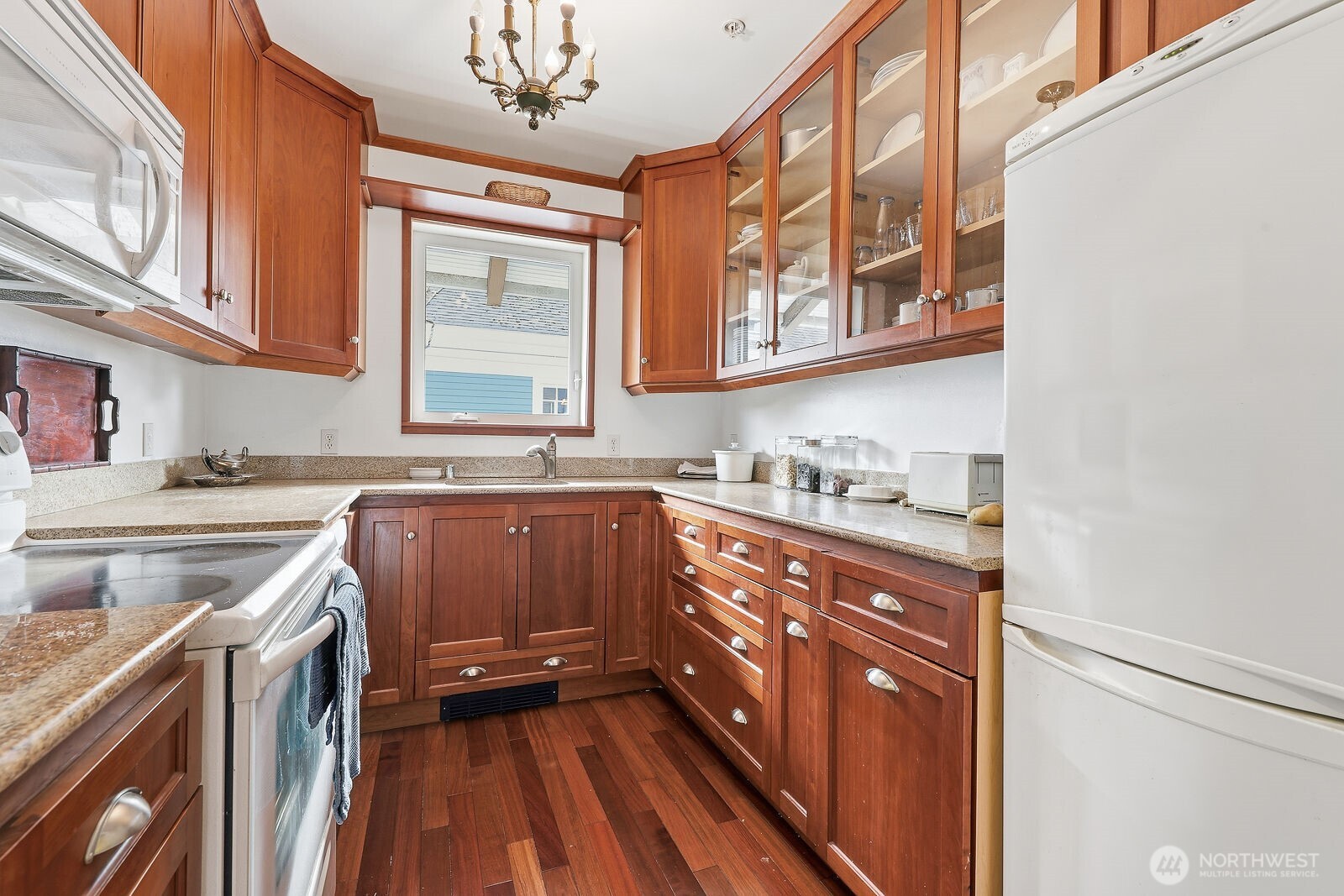 211 14th Avenue Property Photo 12