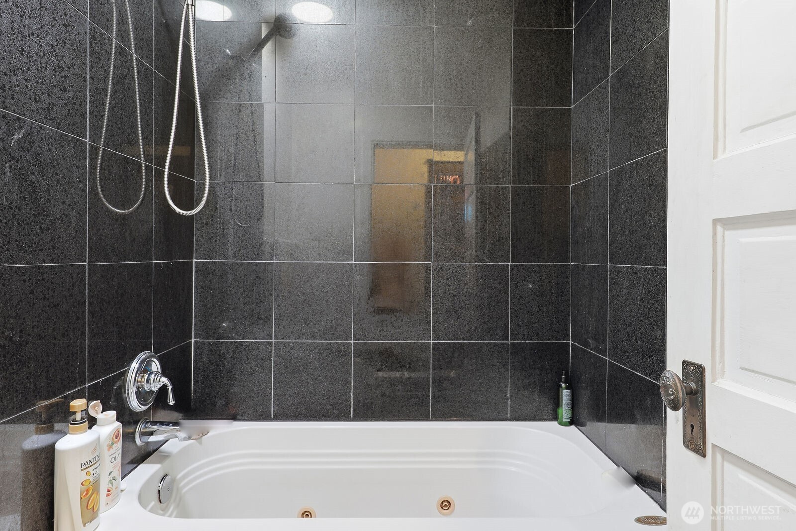 211 14th Avenue Property Photo 18