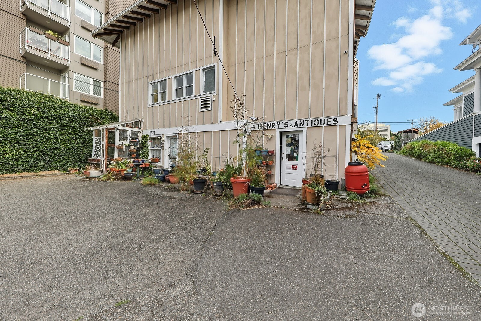 211 14th Avenue Property Photo 28