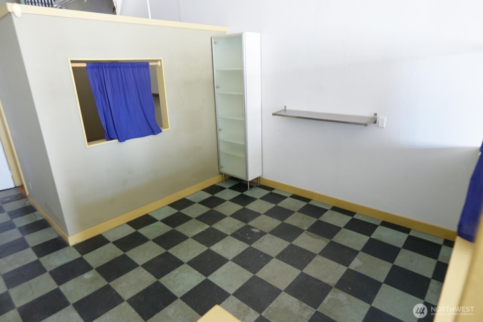 10311 Aurora Avenue Property Photo 8