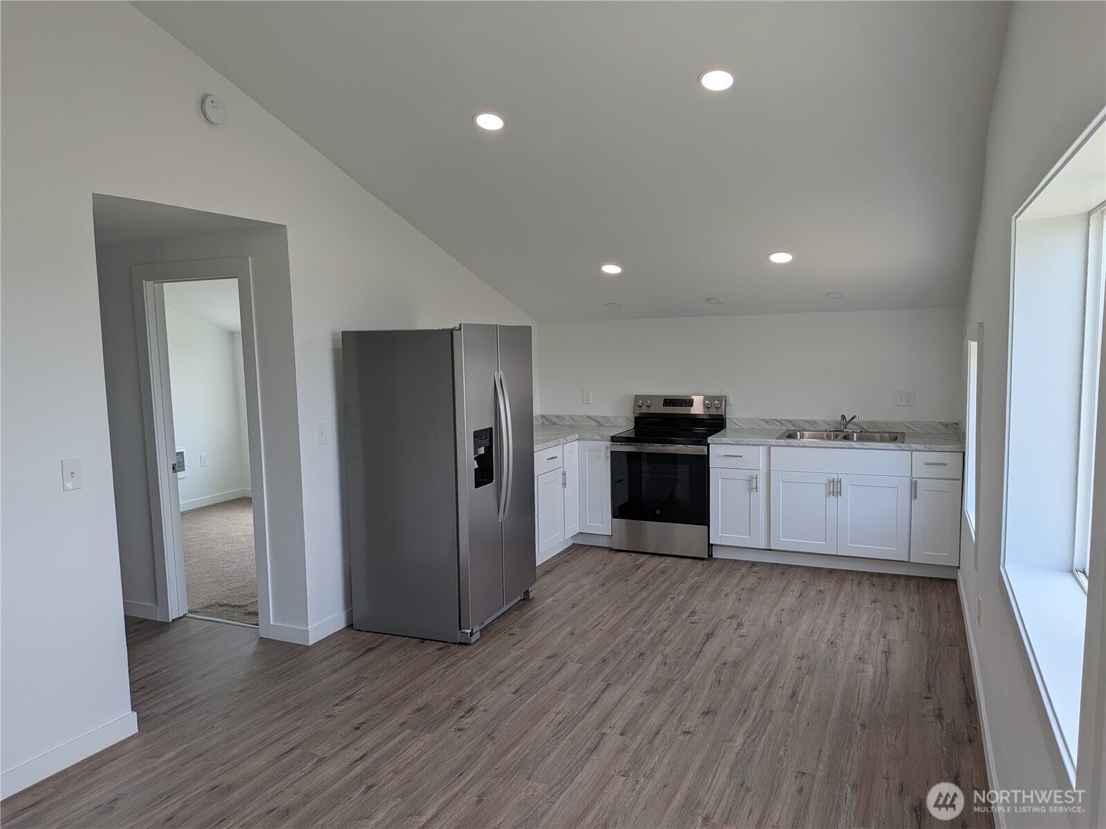 42 N First Street Property Photo 6