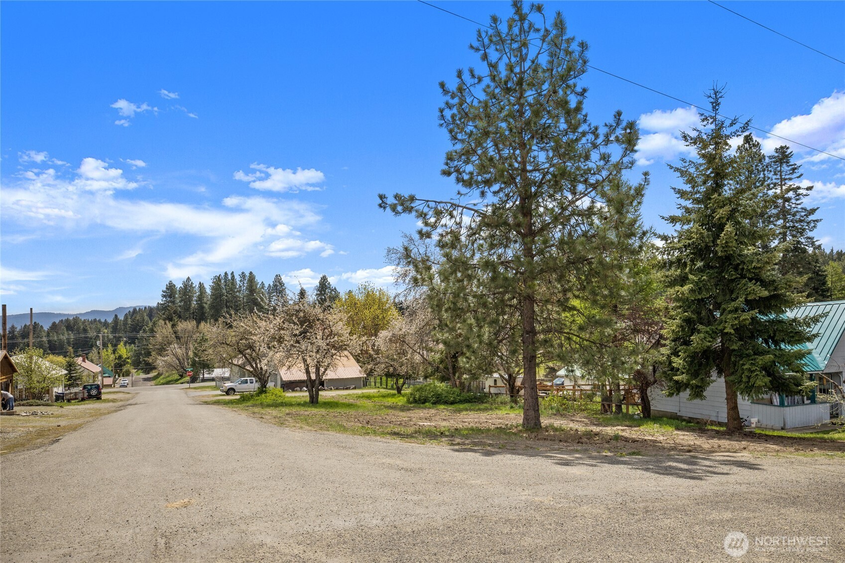 4 Xx W Alaska Avenue Property Photo 2