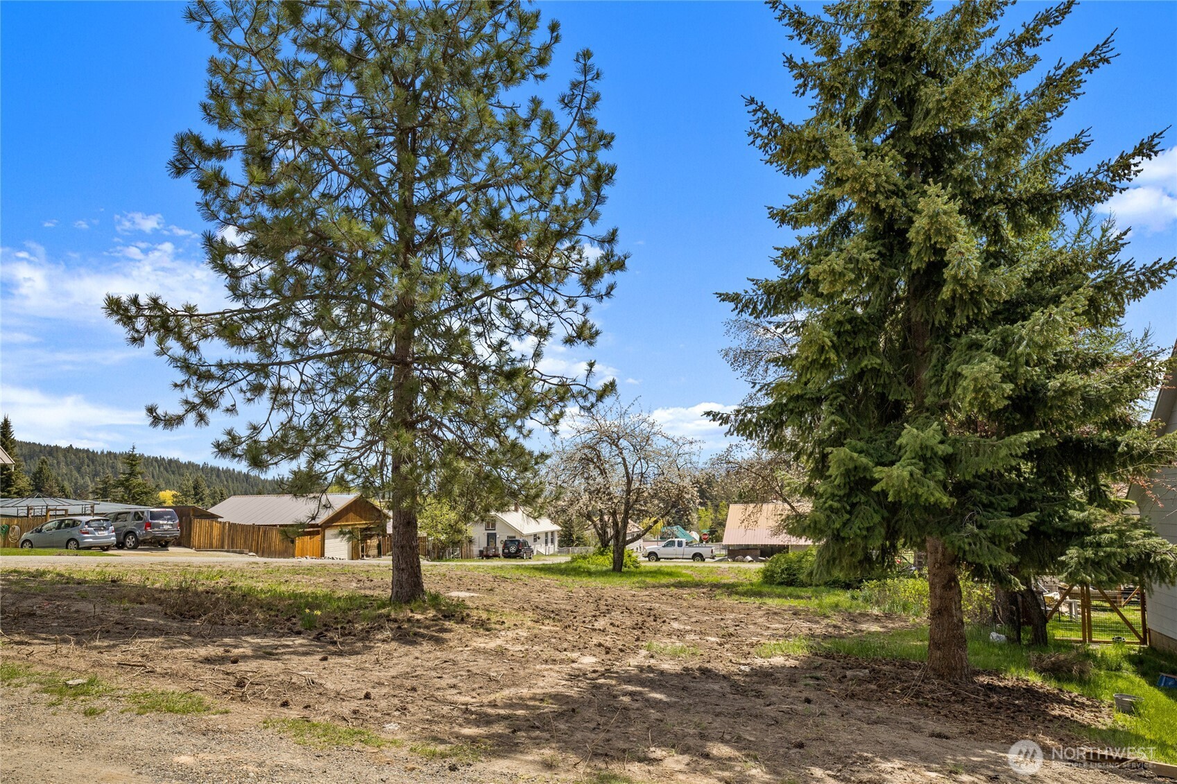 4 Xx W Alaska Avenue Property Photo 5
