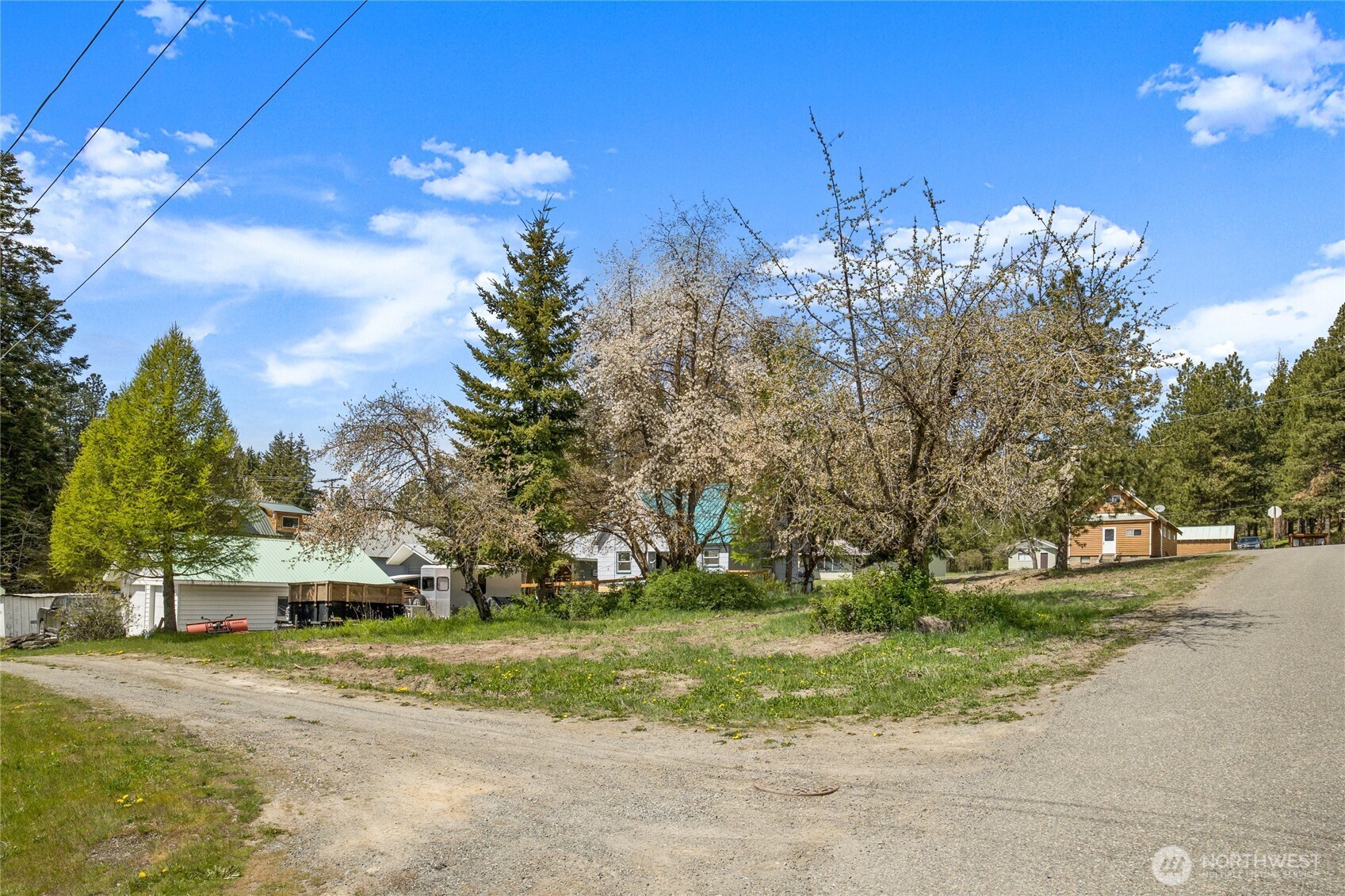 4 Xx W Alaska Avenue Property Photo 8