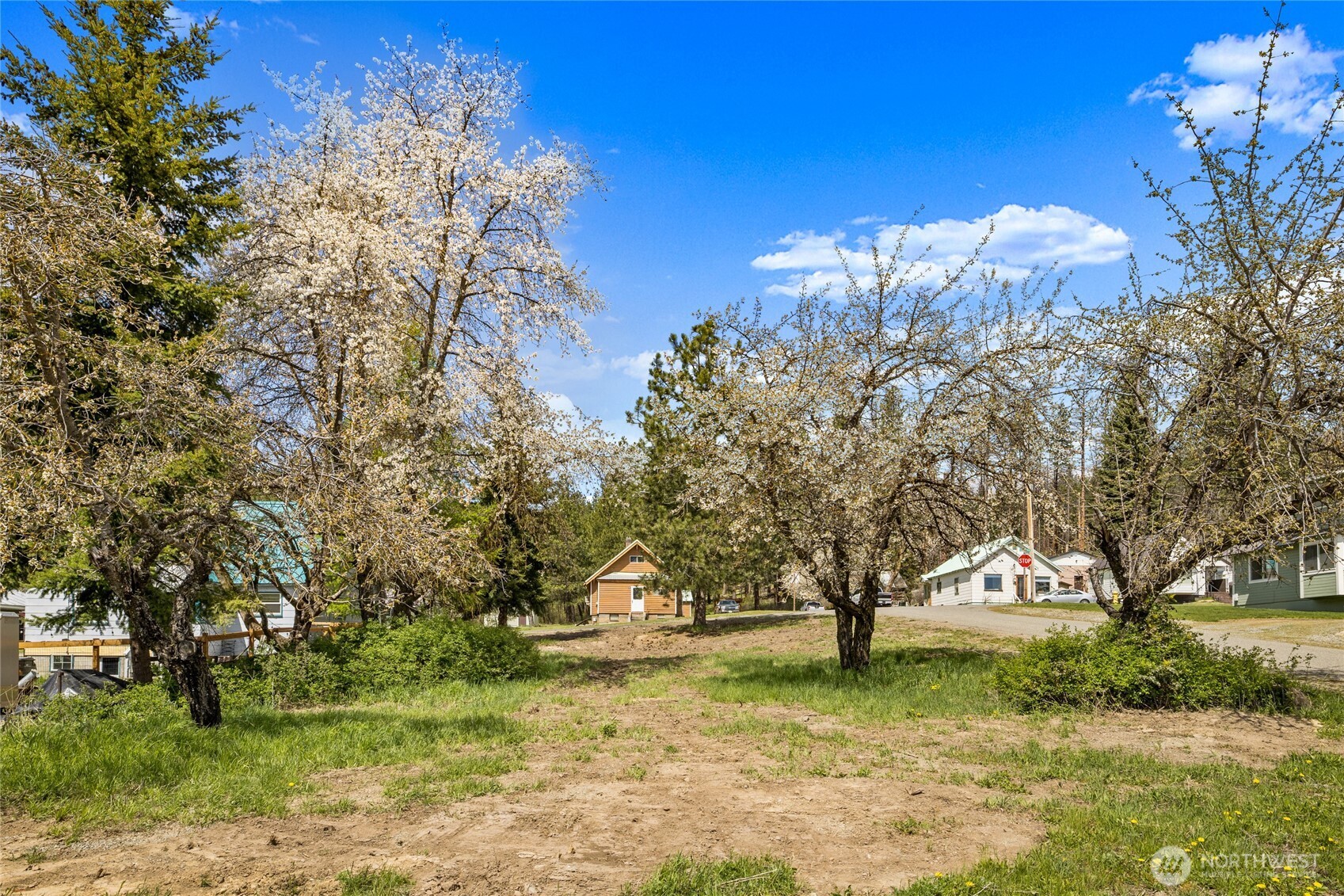 4 Xx W Alaska Avenue Property Photo 9