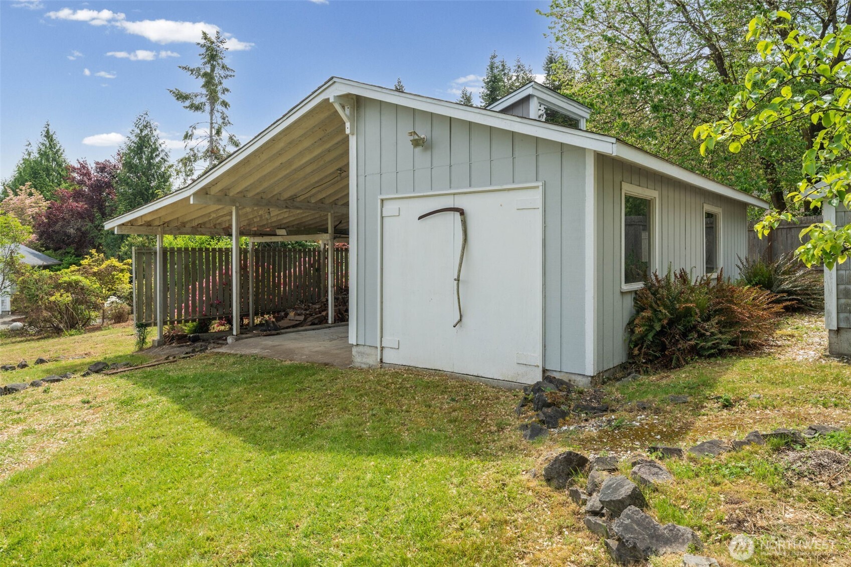120 E Old Winery Rd Property Photo 8