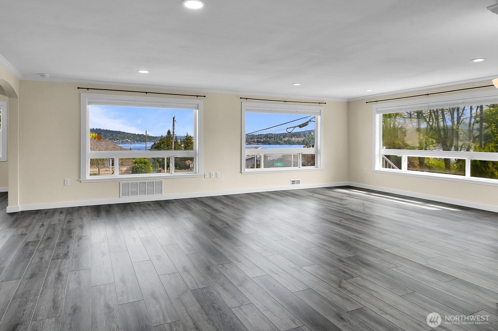 11605 87th Avenue Property Photo 4