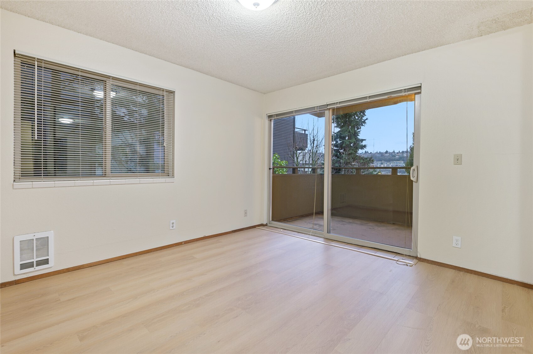 2318 Yale Avenue Property Photo 9
