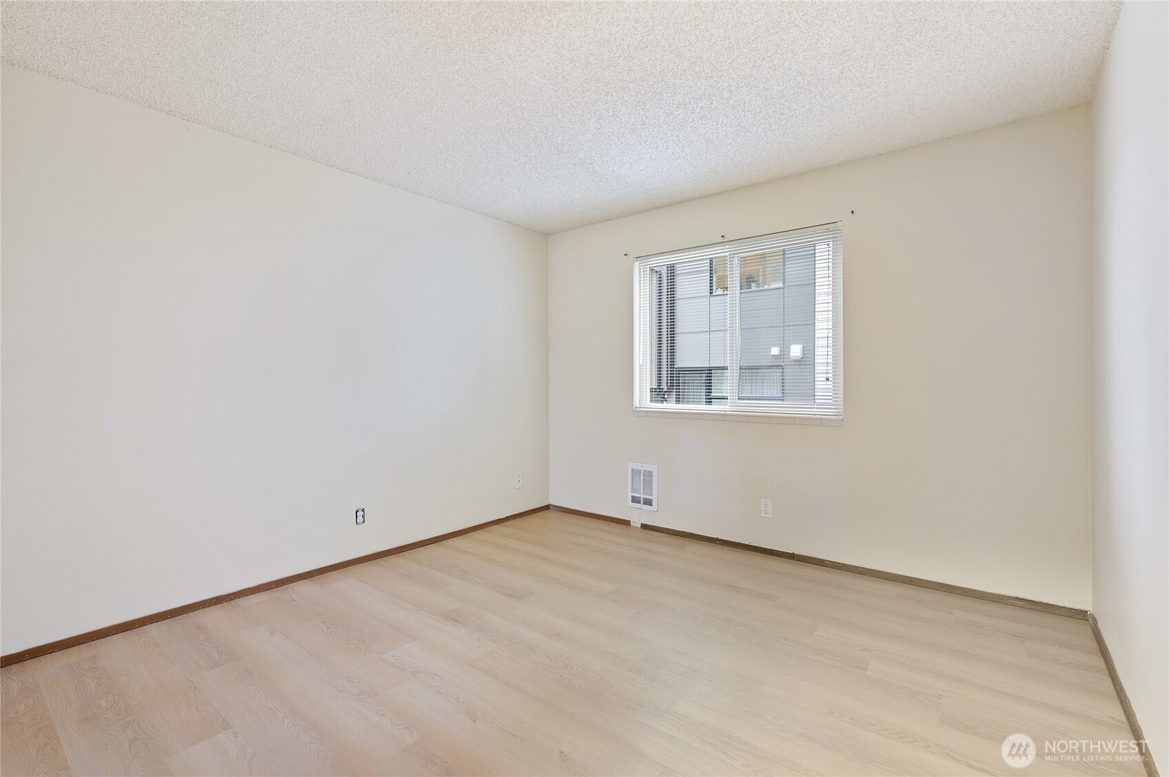 2318 Yale Avenue Property Photo 10