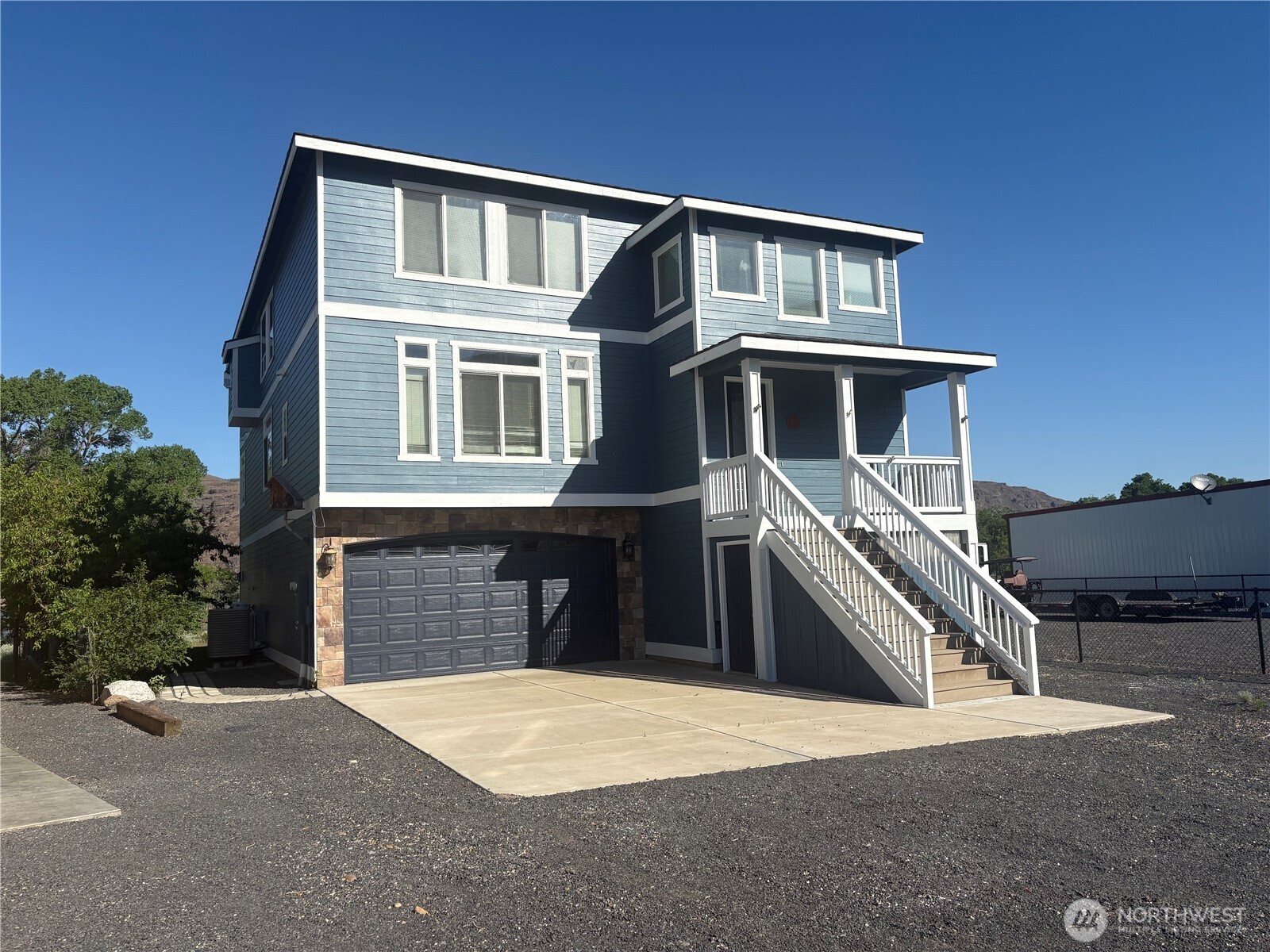 582 River Drive Property Photo 1