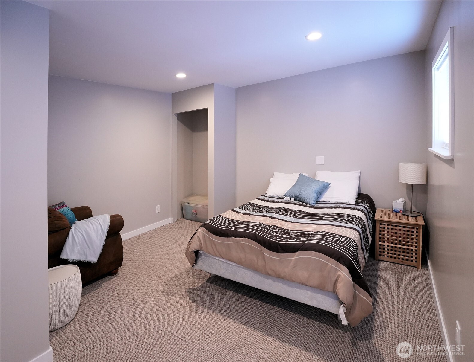 2101 W Lakeside Drive Property Photo 10