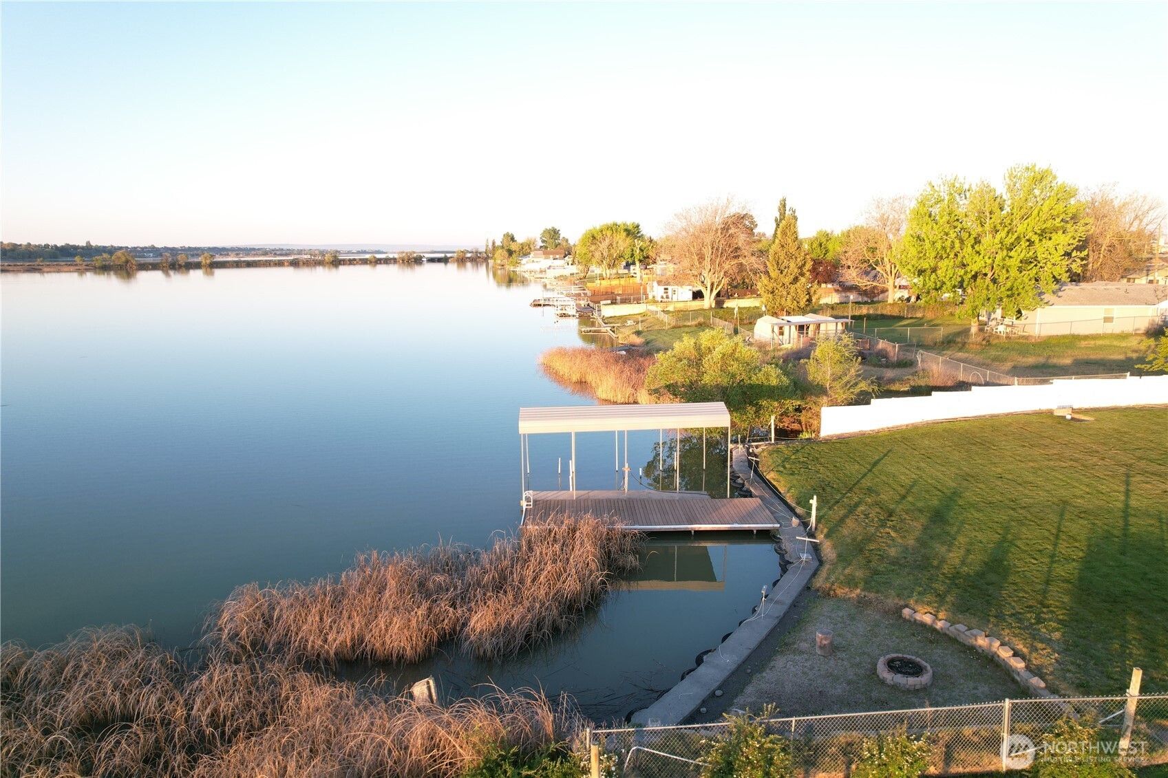 2101 W Lakeside Drive Property Photo 25