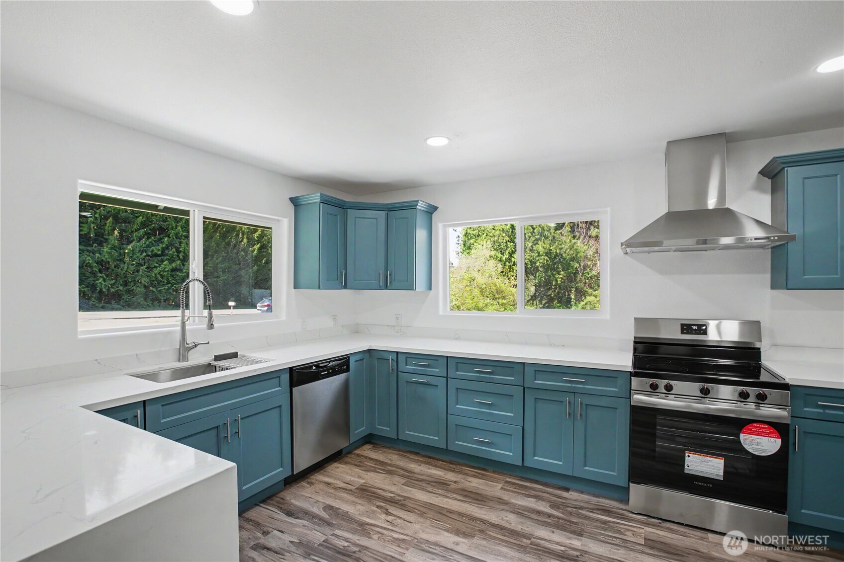 4858 Us Highway 101 Property Photo 7