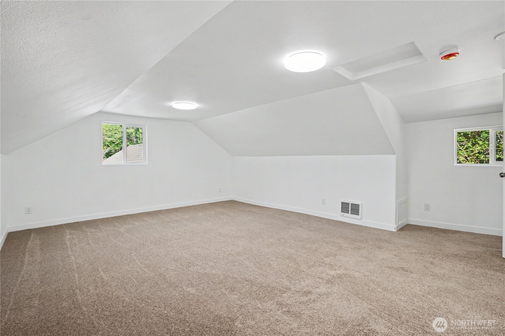 4858 Us Highway 101 Property Photo 24