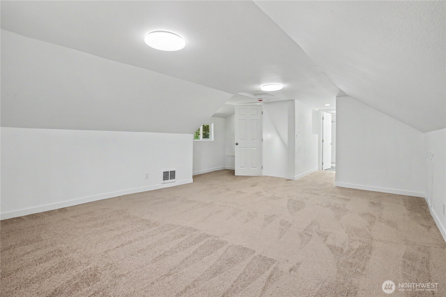 4858 Us Highway 101 Property Photo 25