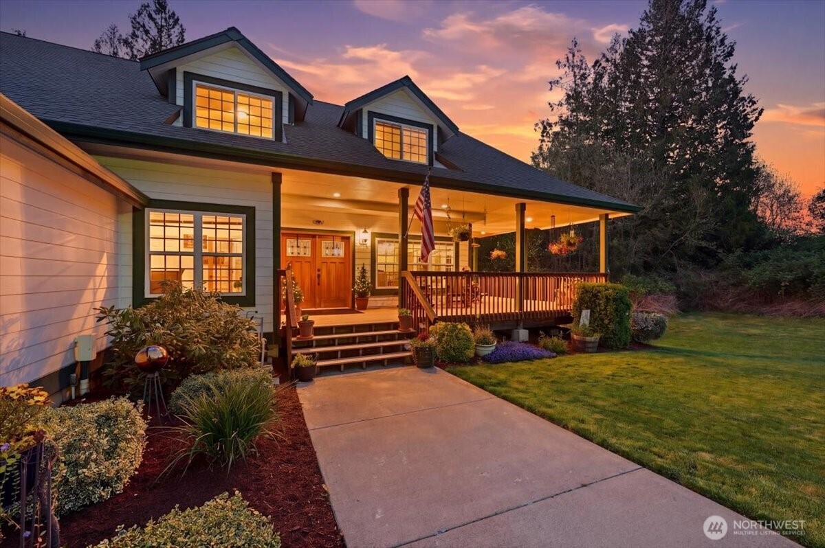 12811 Kapowsin Highlands Drive Property Photo 2