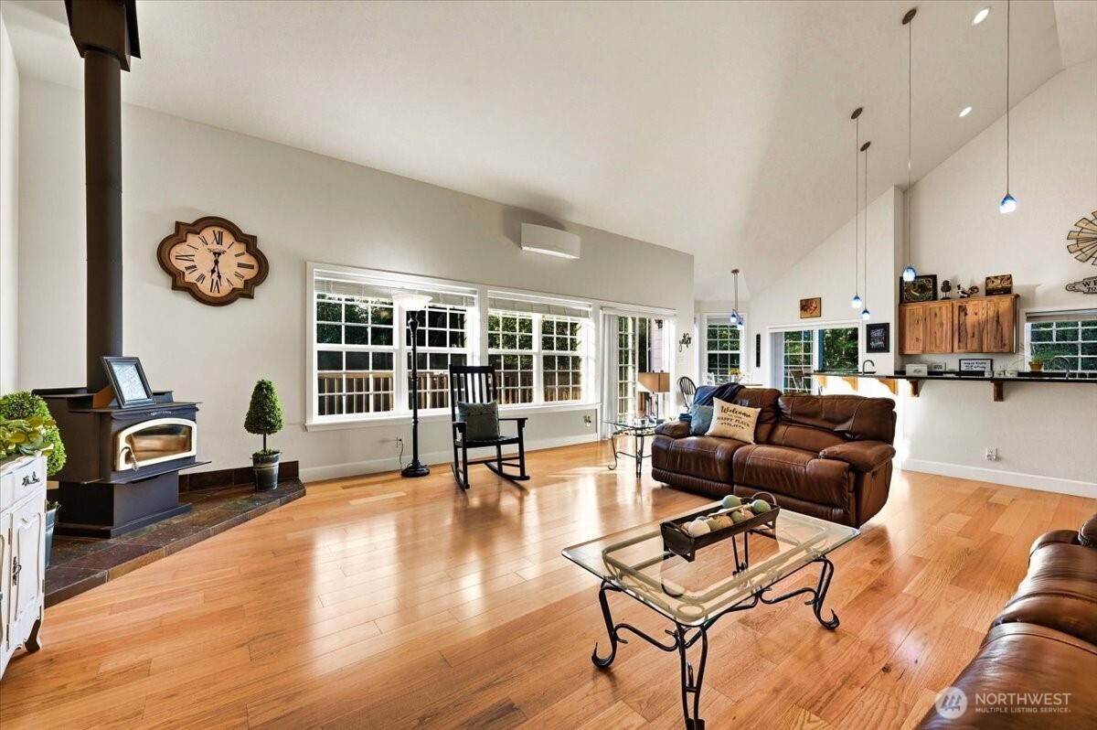 12811 Kapowsin Highlands Drive Property Photo 10