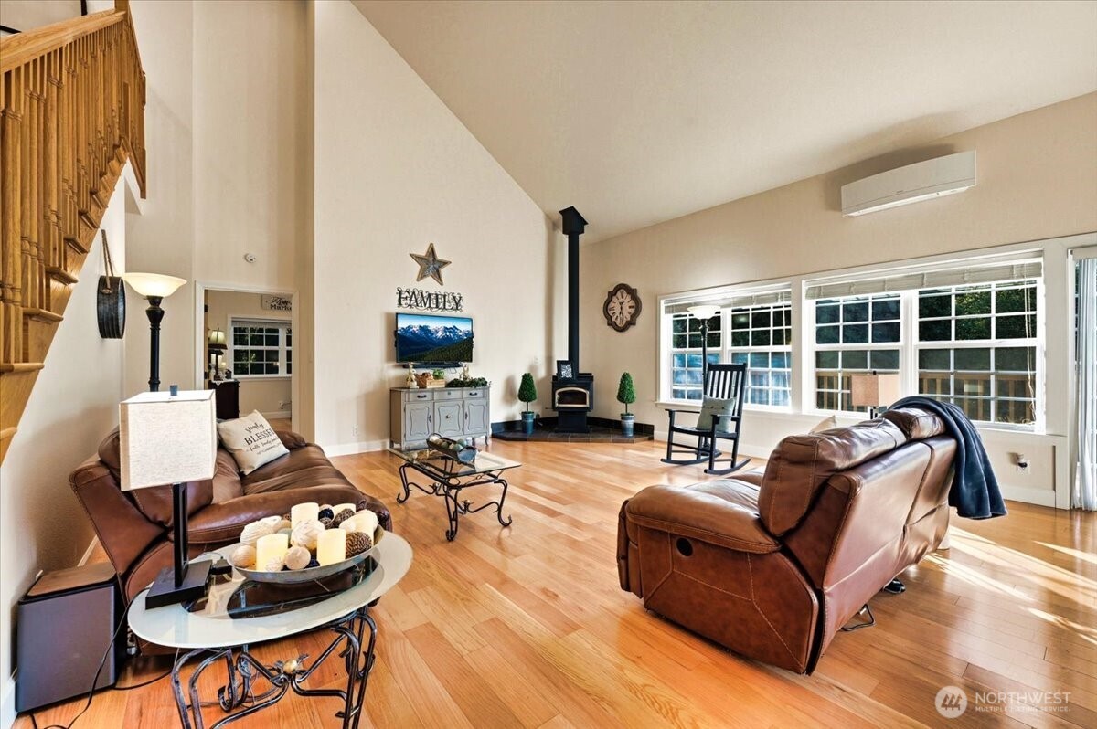12811 Kapowsin Highlands Drive Property Photo 11